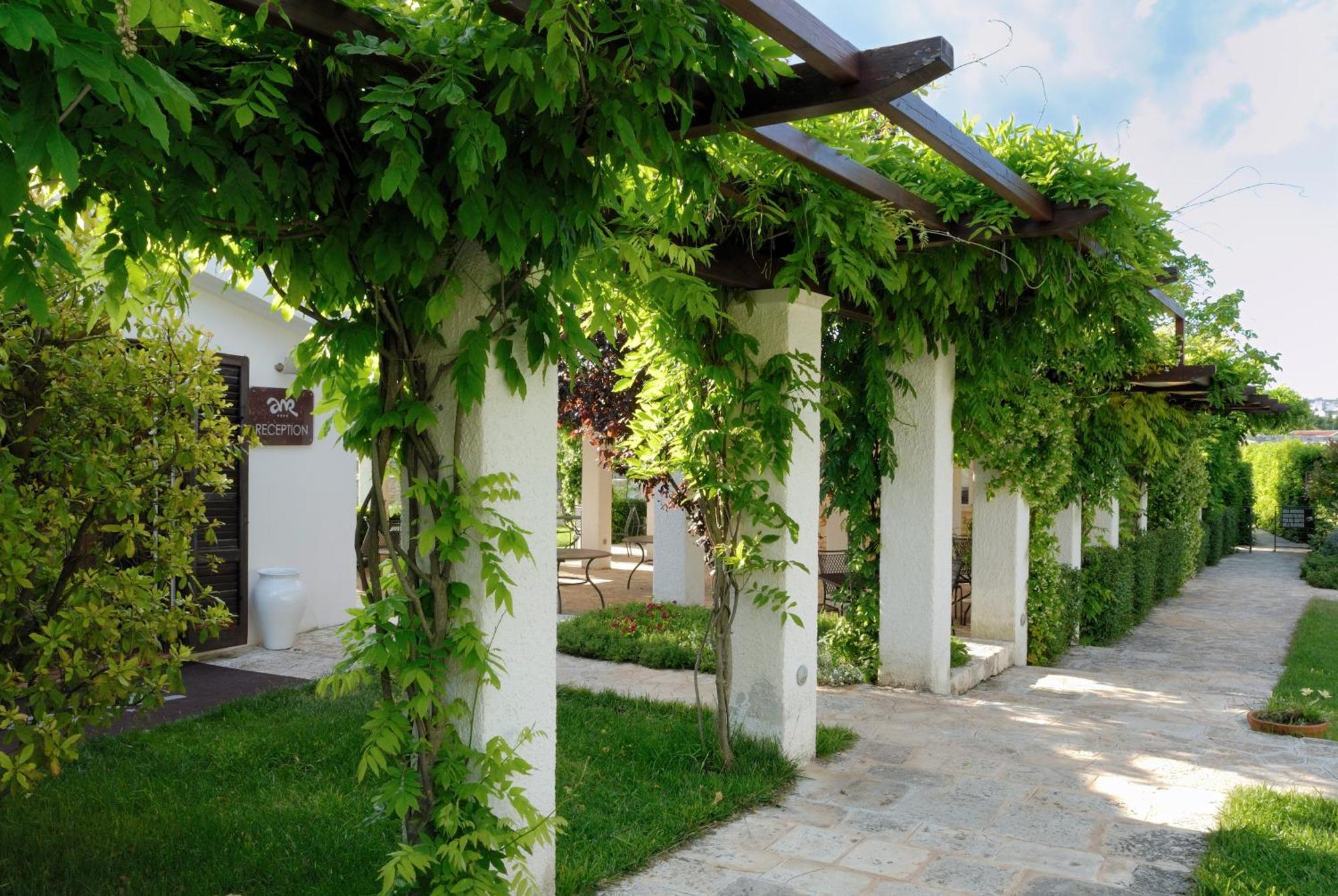 Abate Masseria & Resort Noci Exterior photo